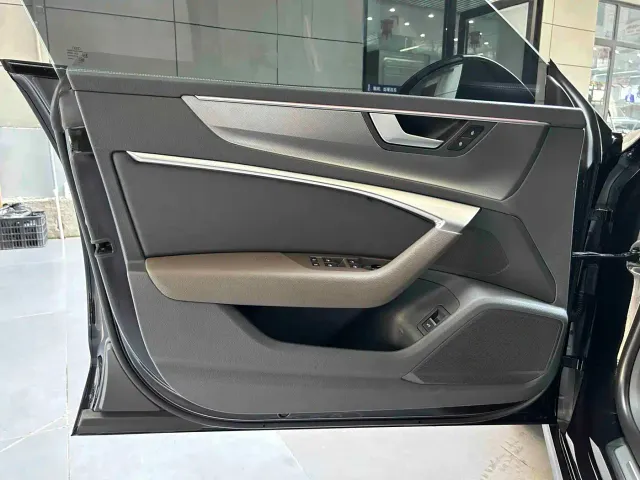 Audi A7L — Фото автомобиля 16