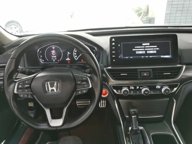 Honda Accord — Фото автомобиля 9