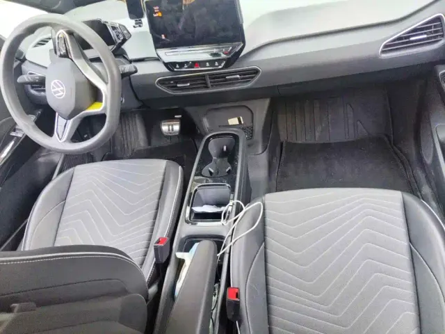 Volkswagen ID.3 — Фото автомобиля 12