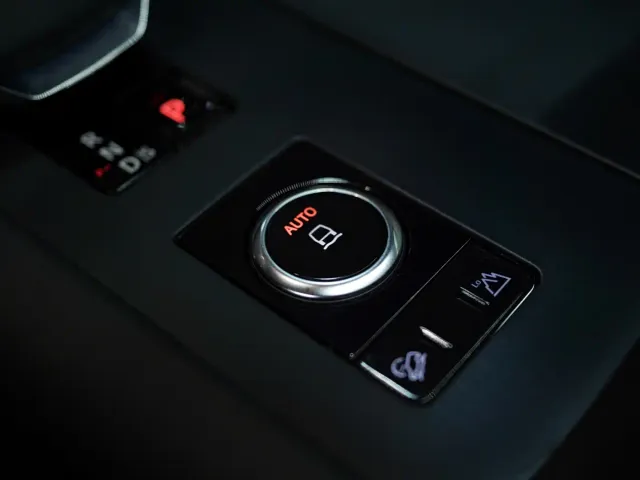 Land Rover Discovery — Фото автомобиля 11