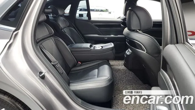 Genesis G90 Бензин 3.5 турбо AWD — Фото автомобиля 11