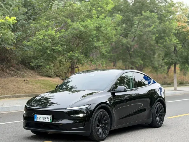Фотография автомобиля — Tesla Model Y