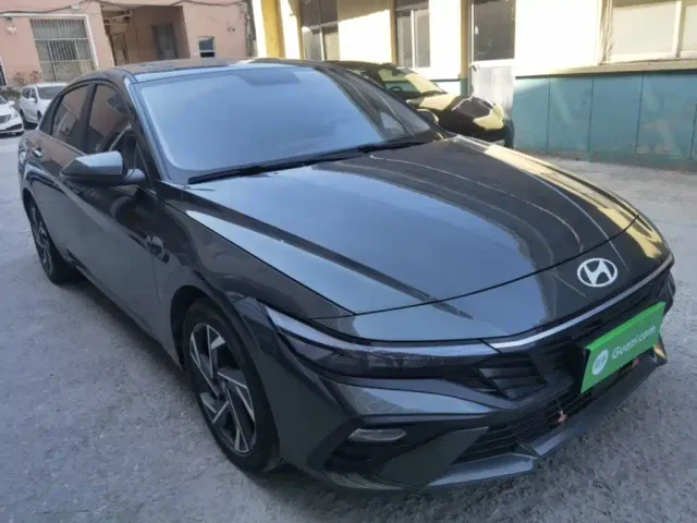 Hyundai Elantra — Фото автомобиля 3