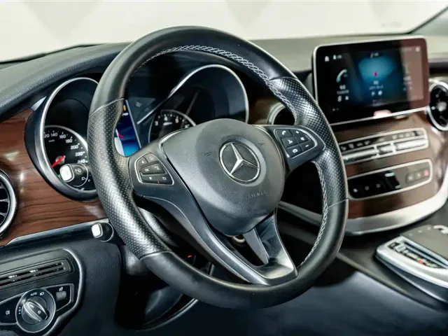 Mercedes-Benz V-Class — Фото автомобиля 10