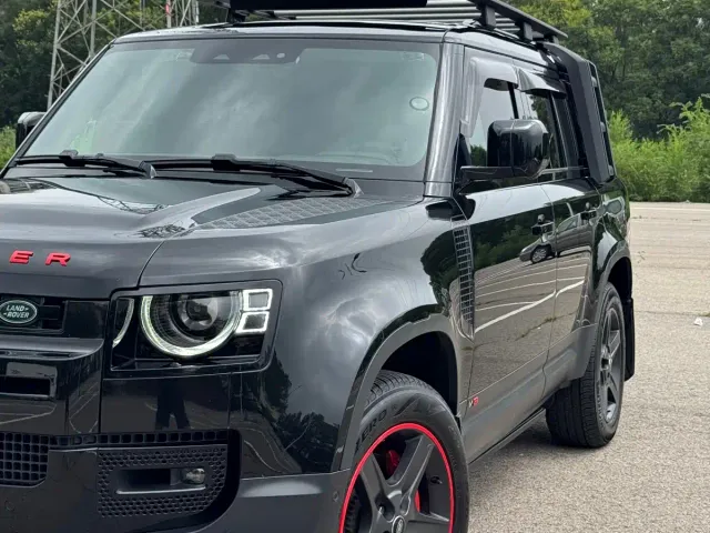 Land Rover Defender — Фото автомобиля 9