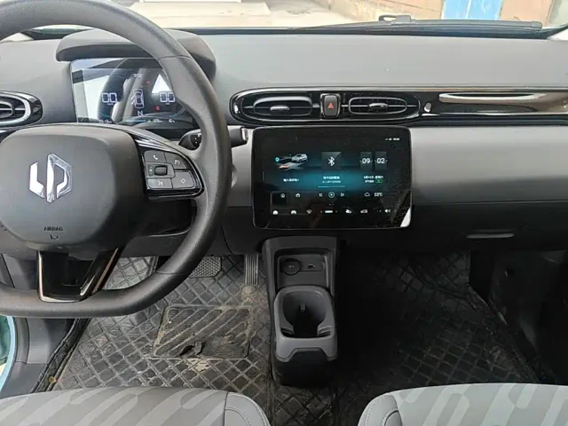 Leapmotor T03 — Фото автомобиля 12