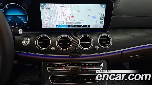 Mercedes-Benz E-Class — Фото автомобиля 9