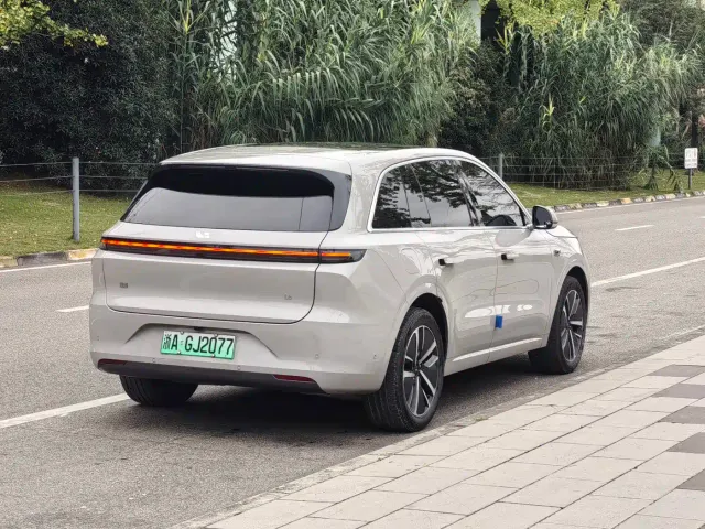 Li Auto L6 — Фото автомобиля 7