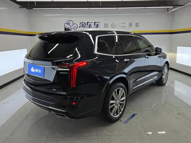 Cadillac XT6 — Фото автомобиля 3