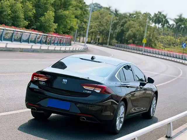 Buick Regal — Фото автомобиля 4