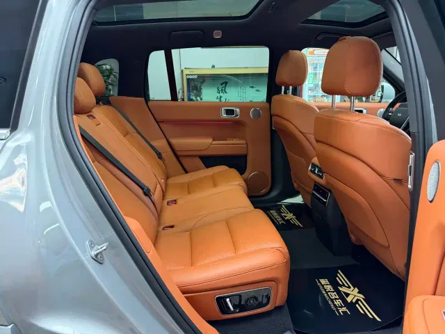 Li Auto L7 — Фото автомобиля 24