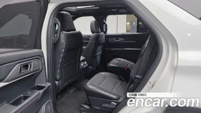 Ford Explorer Generation 6 — Фото автомобиля 25