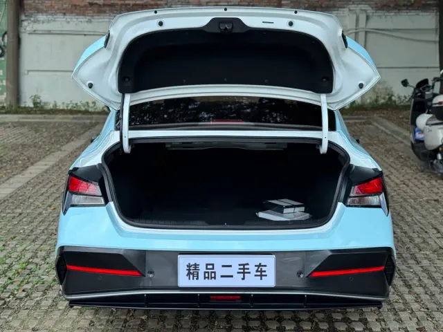 Hyundai Elantra — Фото автомобиля 22