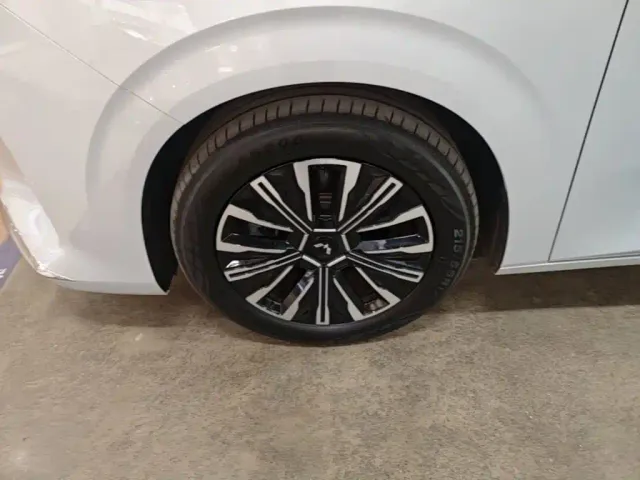 Wuling Starlight 730 — Фото автомобиля 22
