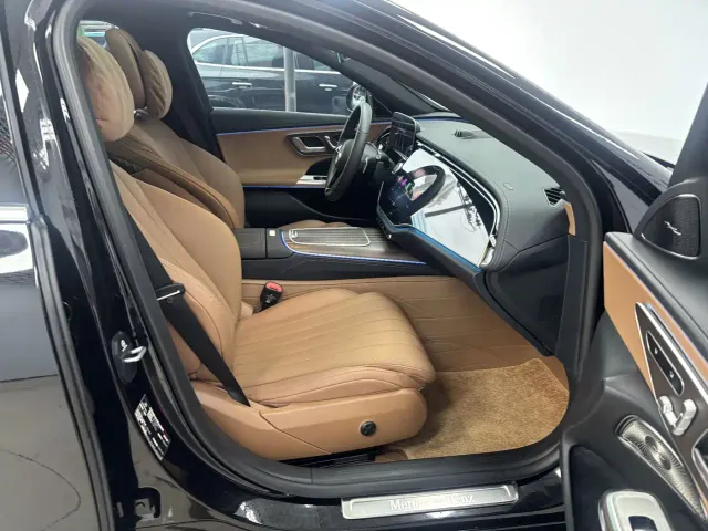 Mercedes-Benz E-Class — Фото автомобиля 25
