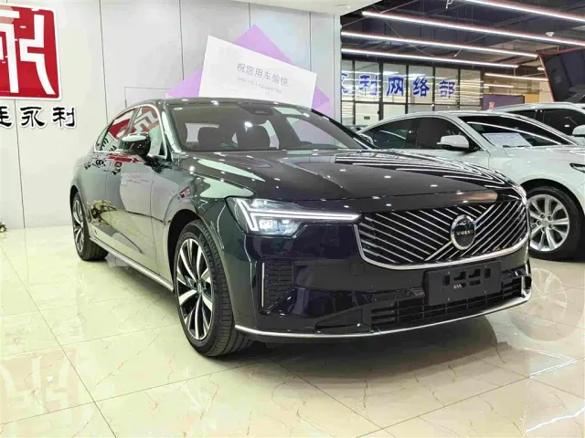 Volvo S90 — Фото автомобиля 3