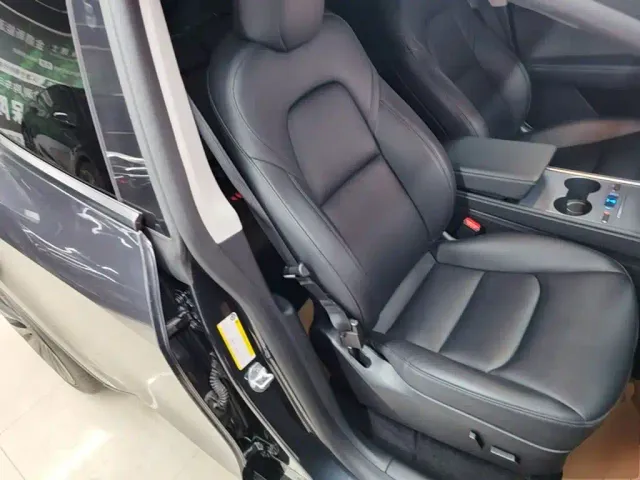 Tesla Model Y — Фото автомобиля 24