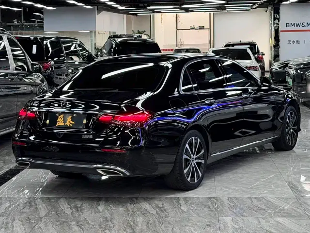 Mercedes-Benz E-Class — Фото автомобиля 7