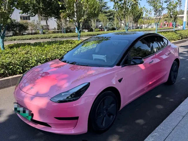 Tesla Model 3 — Фото автомобиля 2