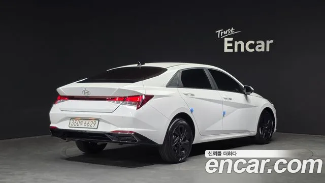 Hyundai Avante CN7 — Фото автомобиля 2
