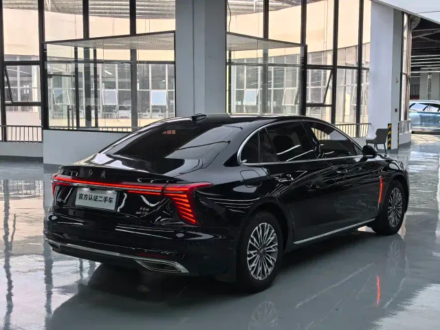Hongqi H5 — Фото автомобиля 11
