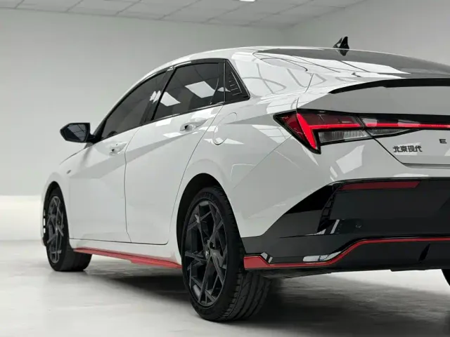 Hyundai Elantra — Фото автомобиля 10