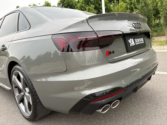 Audi S4 — Фото автомобиля 14