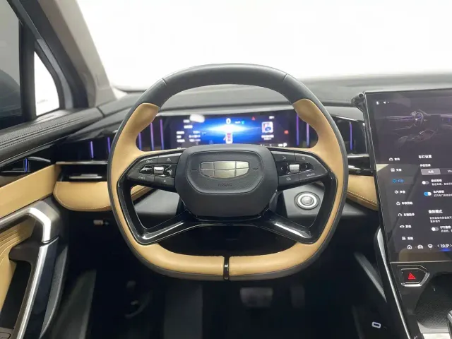 Geely Boyue L — Фото автомобиля 14
