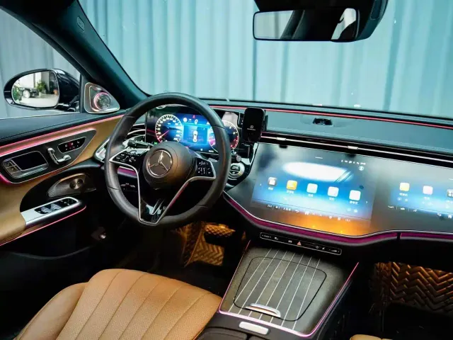 Mercedes-Benz E-Class — Фото автомобиля 6