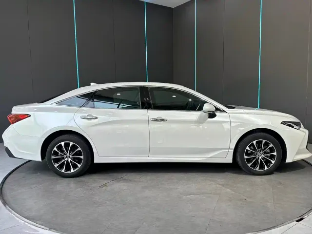 Toyota Avalon — Фото автомобиля 5
