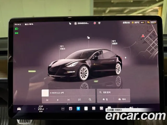 Tesla Model 3 — Фото автомобиля 12