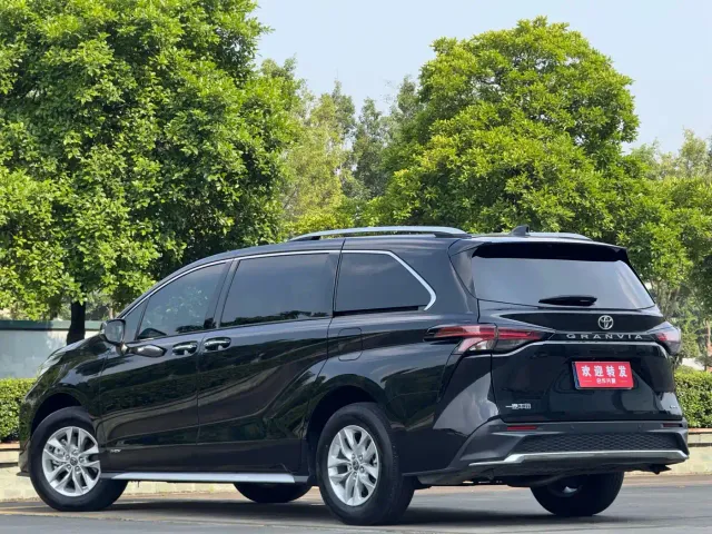Toyota Granvia — Фото автомобиля 6