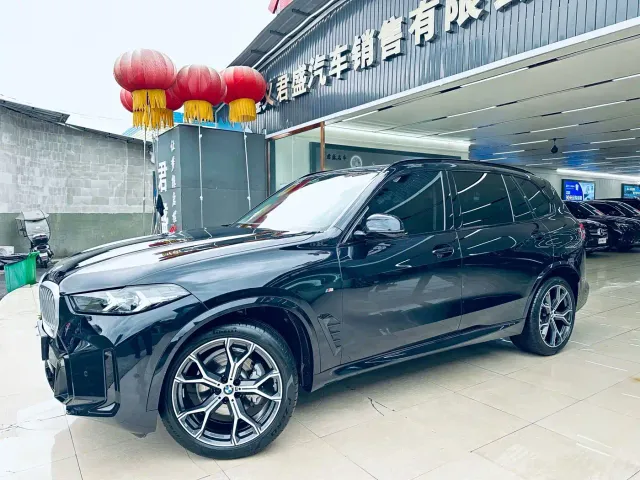 Фотография автомобиля — BMW X5