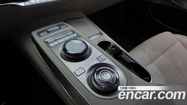 Genesis GV70 — Фото автомобиля 12