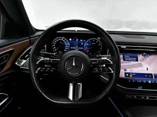 Mercedes-Benz E-Class — Фото автомобиля 14