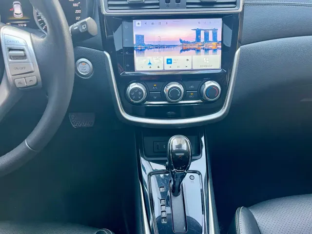 Nissan Tiida — Фото автомобиля 19