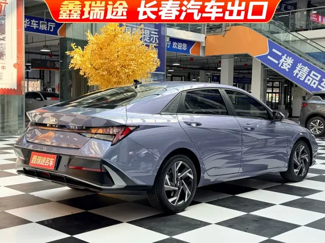 Hyundai Elantra — Фото автомобиля 6