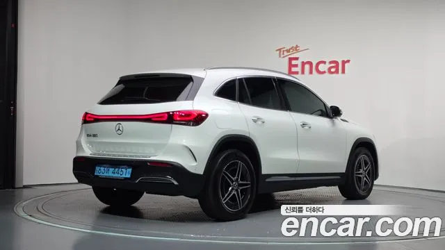 Фотография автомобиля — Mercedes-Benz EQA