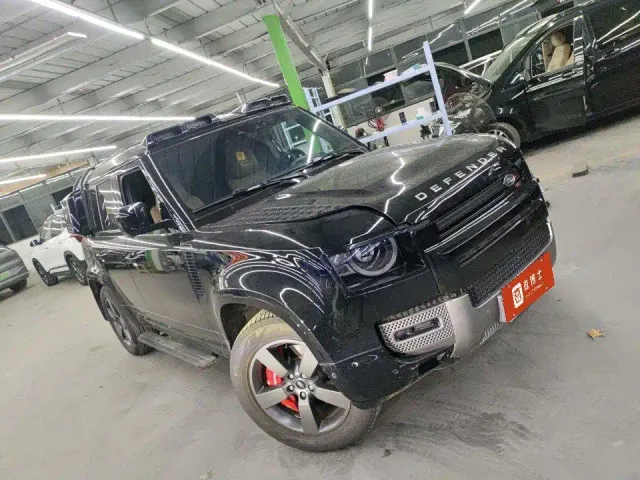 Land Rover Defender — Фото автомобиля 4