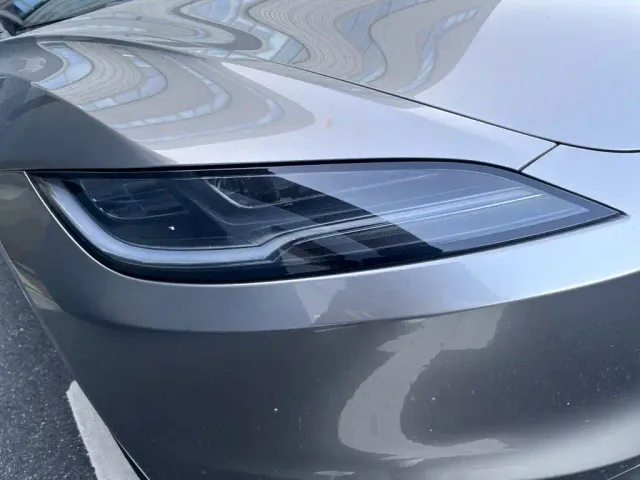 Tesla Model 3 — Фото автомобиля 16