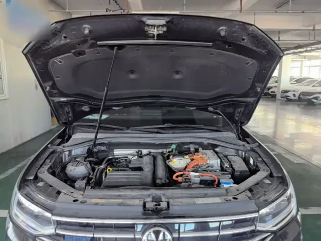 Volkswagen Tiguan L PHEV — Фото автомобиля 19