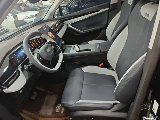 Geely Boyue L — Фото автомобиля 11