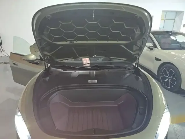 Xiaomi SU7 — Фото автомобиля 19