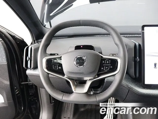 Volvo EX30 — Фото автомобиля 15
