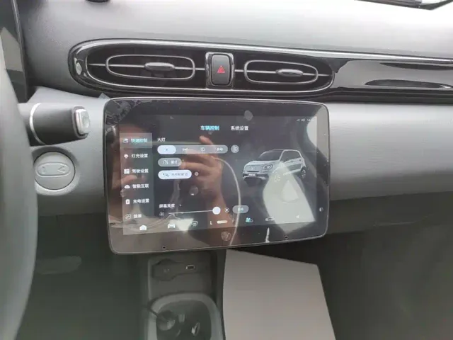 Leapmotor T03 — Фото автомобиля 12