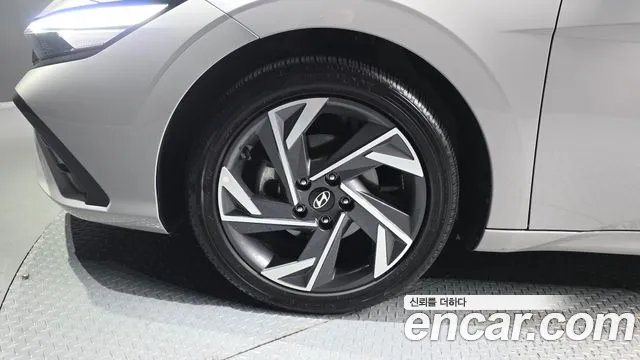 Hyundai Avante — Фото автомобиля 5