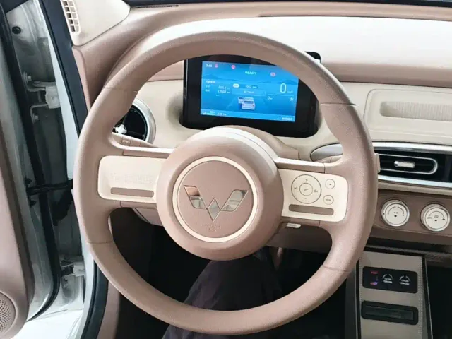 Wuling Hongguang Mini EV — Фото автомобиля 10