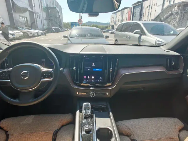 Volvo XC60 — Фото автомобиля 10