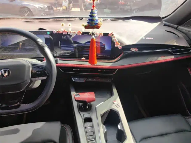 Changan X5 Plus — Фото автомобиля 13