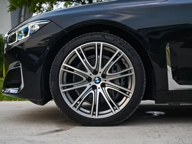 BMW 7 Series — Фото автомобиля 22